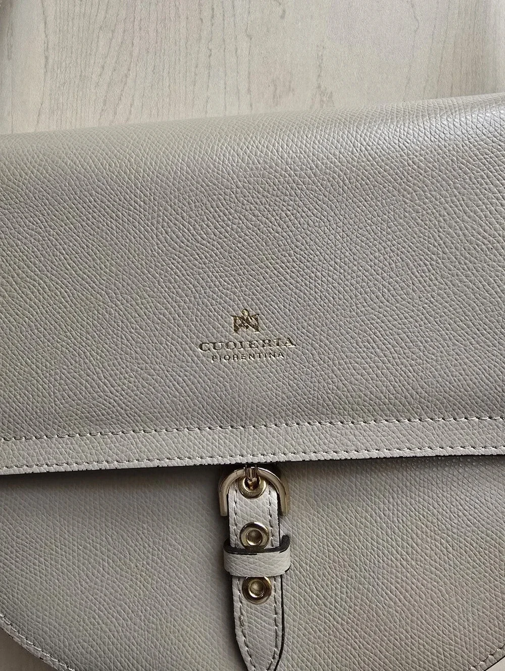 Cuoieria Made In Italy Crossbody Bag in Light Beige